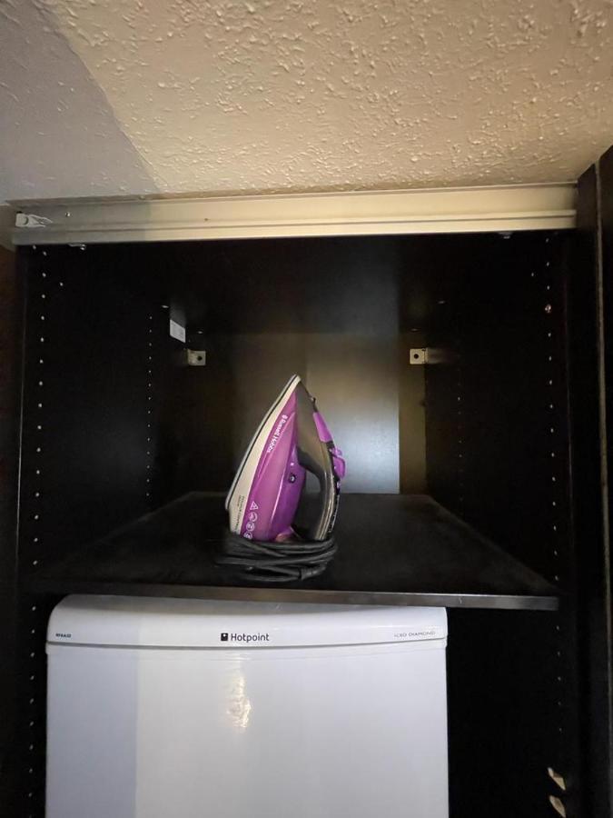 Ferienwohnung R3 Superking Sized Bed & 75" Tv On The Wall In Clapham London Exterior foto